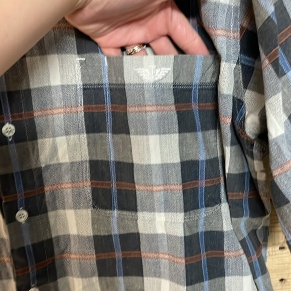 Dockers size XL gray plaid shirt sleeve button down shirt with two front pockets - Picture 2 of 8